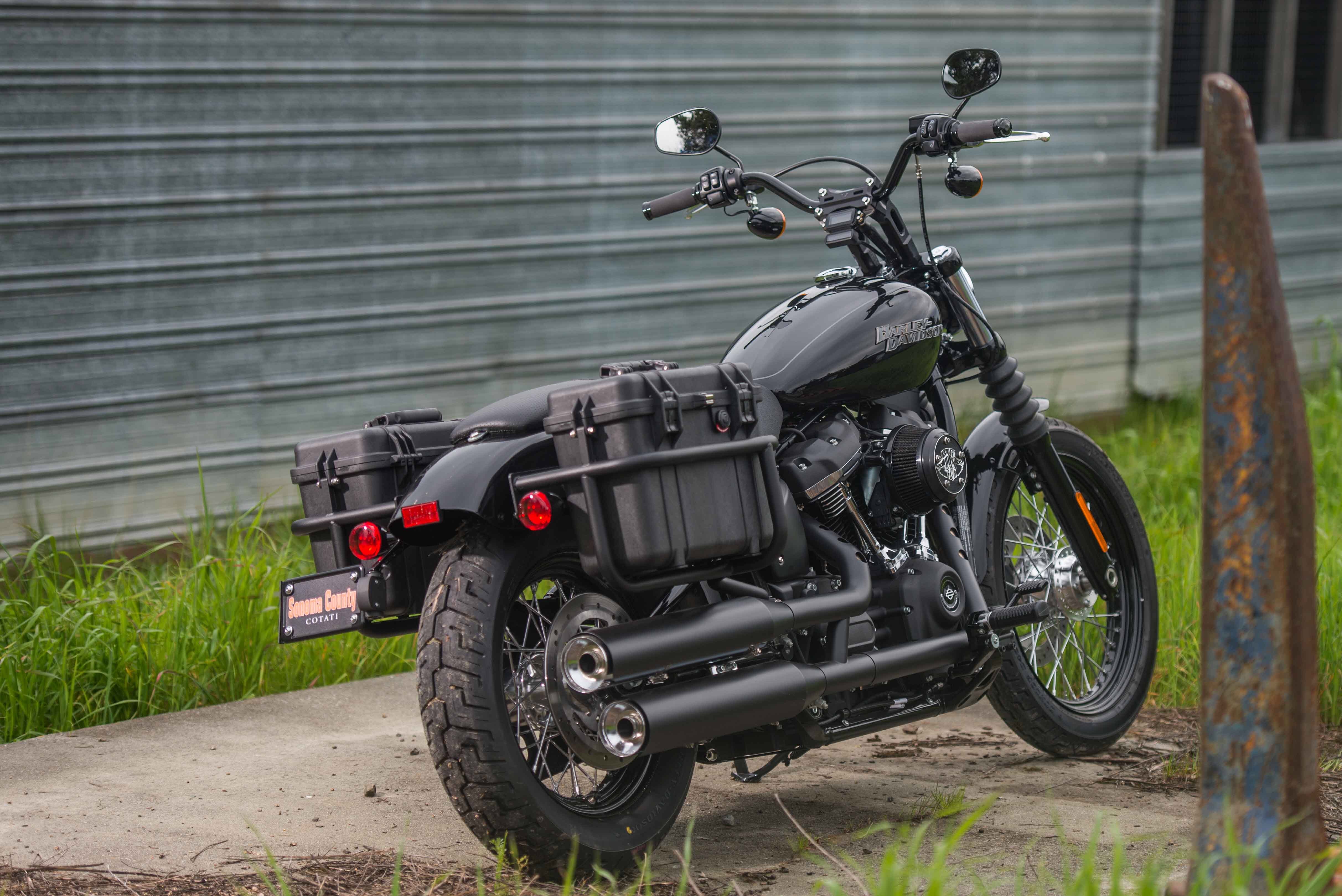 Softail street bob on sale saddlebags